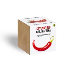   Cayenne red chili paprika növényem fa kockában, Cayenne red chili paprika növényem fa kockában